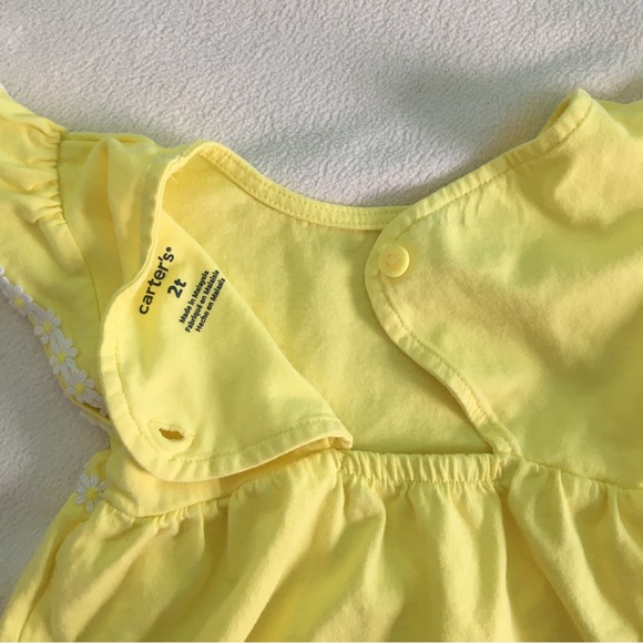🌼 Yellow Daisy Top with Trim by Carter's 🌼 - Picture 4 of 10